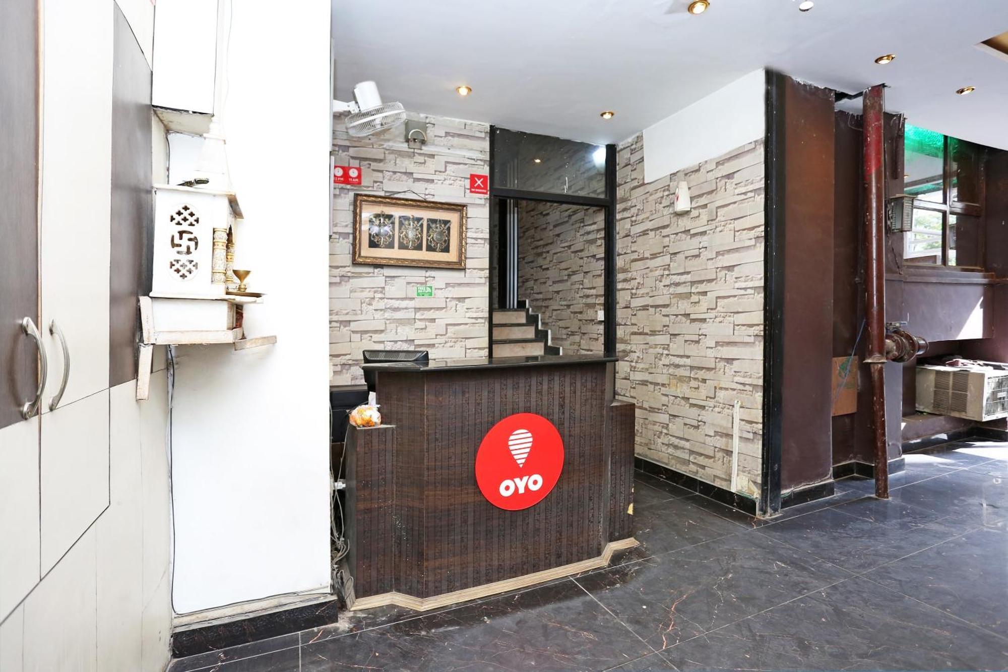 Oyo Flagship Hotel F Five New Delhi Exteriör bild