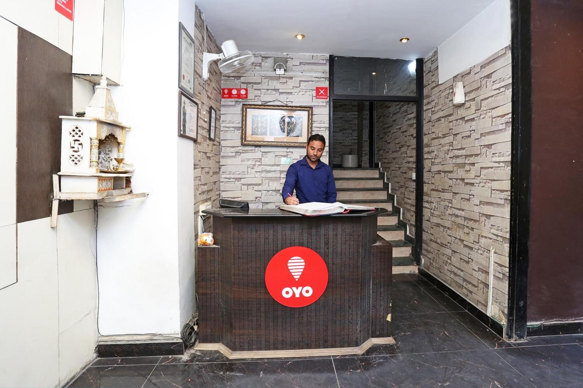 Oyo Flagship Hotel F Five New Delhi Exteriör bild