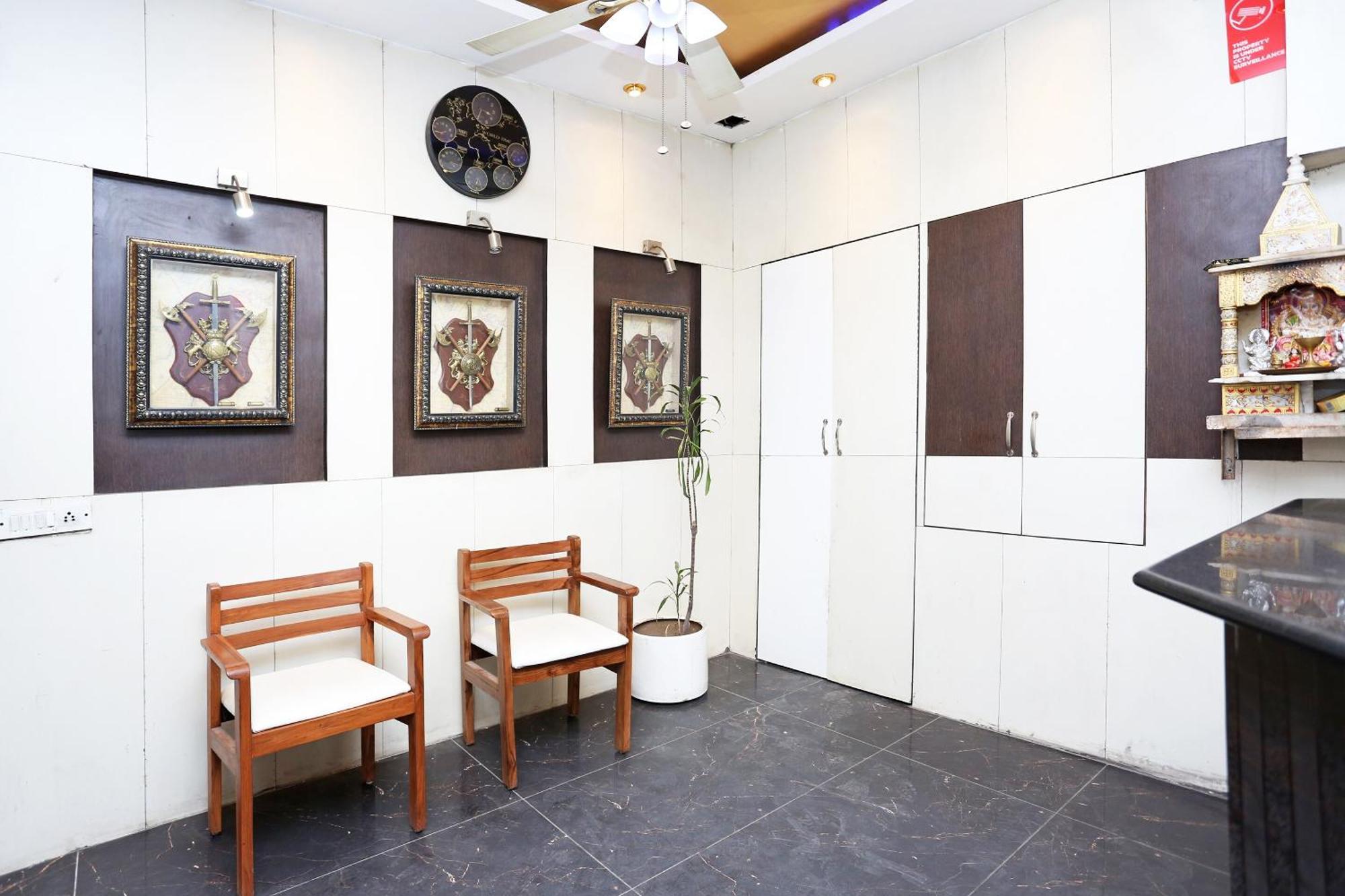 Oyo Flagship Hotel F Five New Delhi Exteriör bild