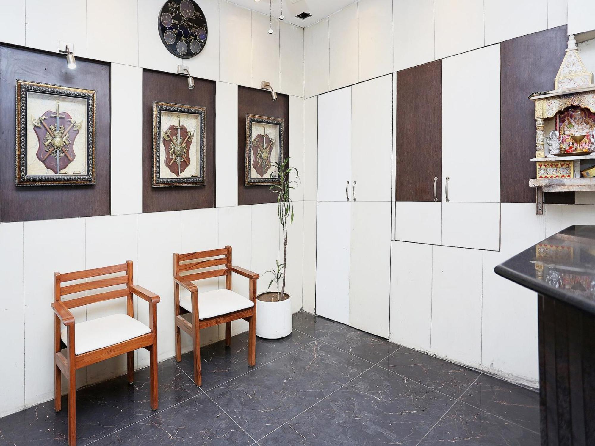 Oyo Flagship Hotel F Five New Delhi Exteriör bild