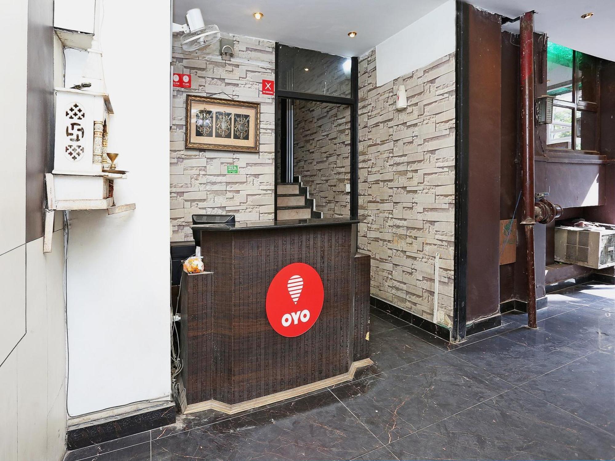Oyo Flagship Hotel F Five New Delhi Exteriör bild