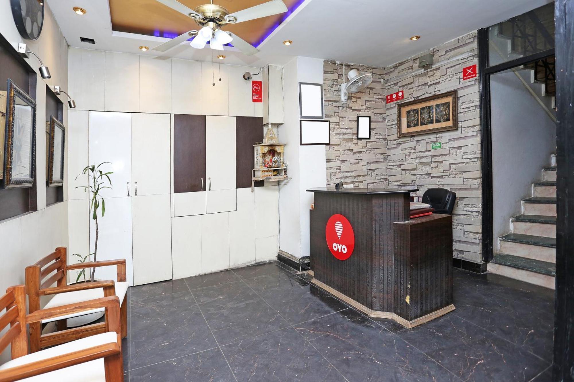 Oyo Flagship Hotel F Five New Delhi Exteriör bild