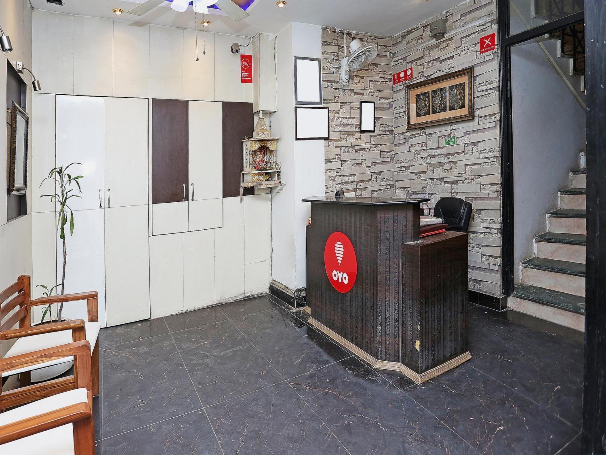 Oyo Flagship Hotel F Five New Delhi Exteriör bild
