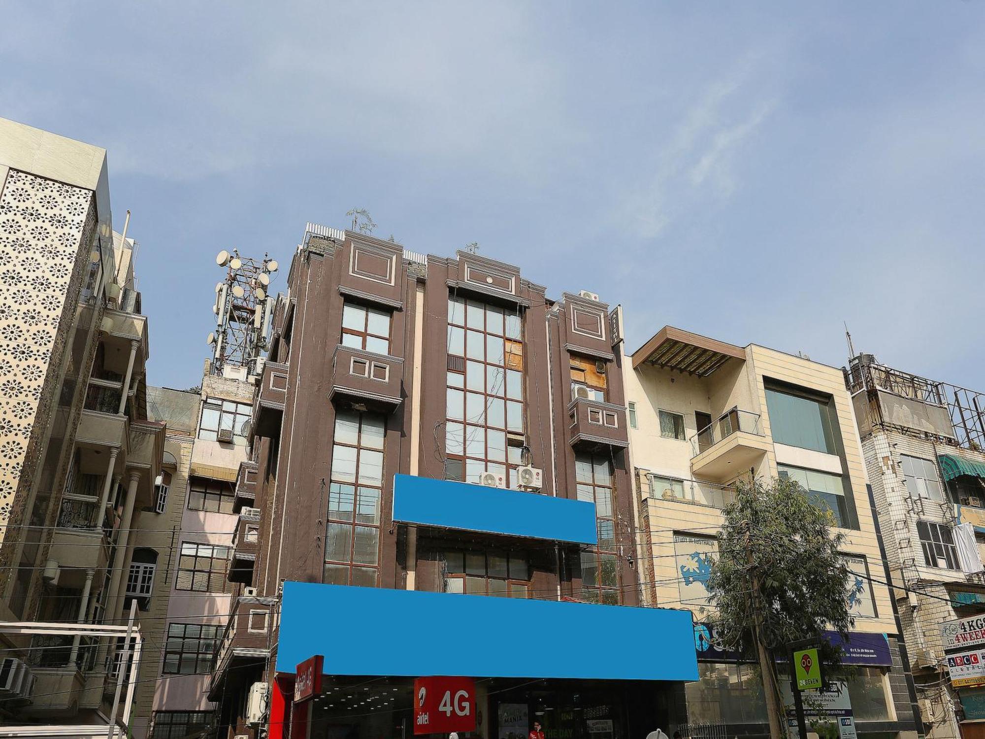 Oyo Flagship Hotel F Five New Delhi Exteriör bild