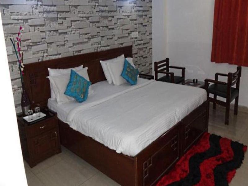 Oyo Flagship Hotel F Five New Delhi Exteriör bild