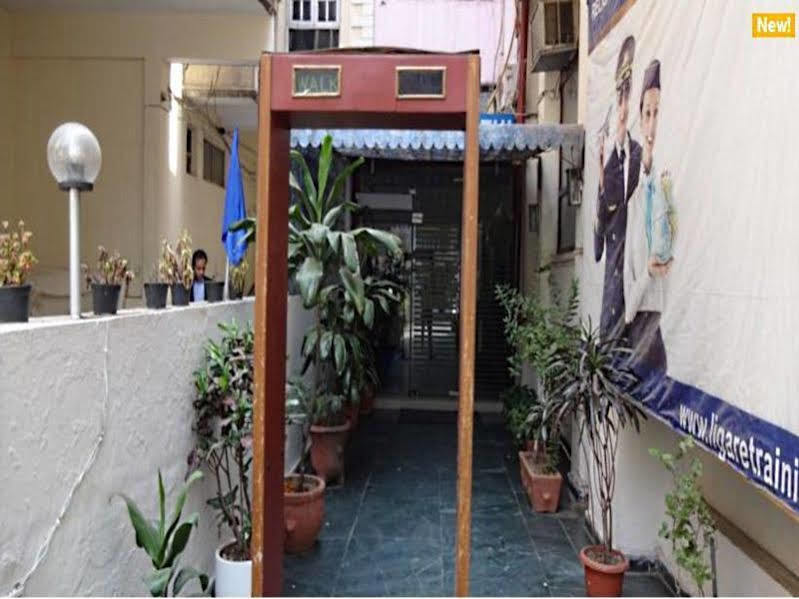 Oyo Flagship Hotel F Five New Delhi Exteriör bild